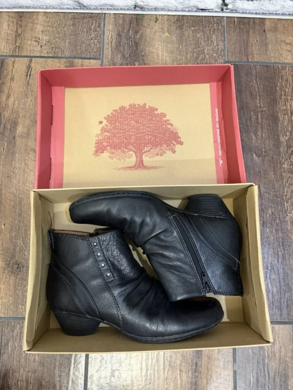 Cobb Hill Laurel Rivet Ankle‎ Boots Black Leather Booties Studded Biker Comfort